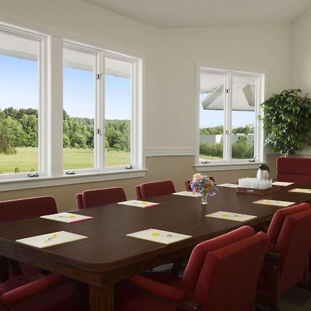 Days Inn By Wyndham Shelburne/Burlington Esterno foto