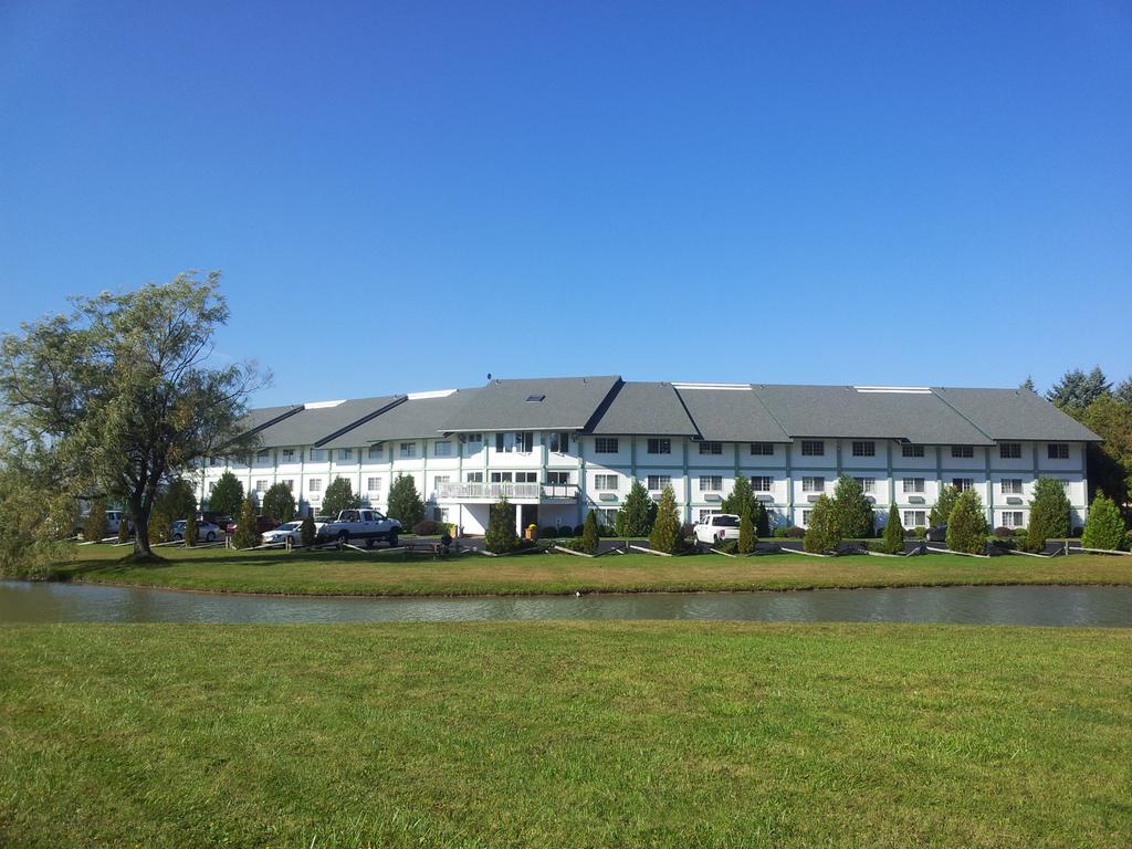 Days Inn By Wyndham Shelburne/Burlington Esterno foto