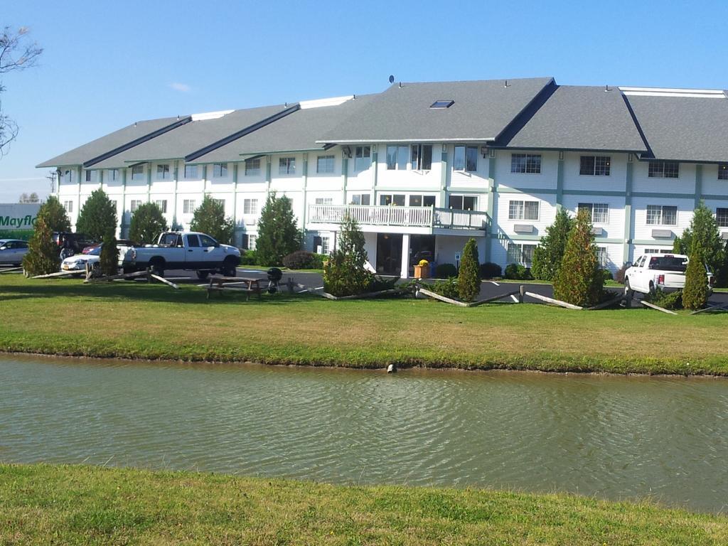 Days Inn By Wyndham Shelburne/Burlington Esterno foto
