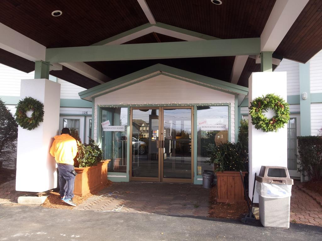 Days Inn By Wyndham Shelburne/Burlington Esterno foto