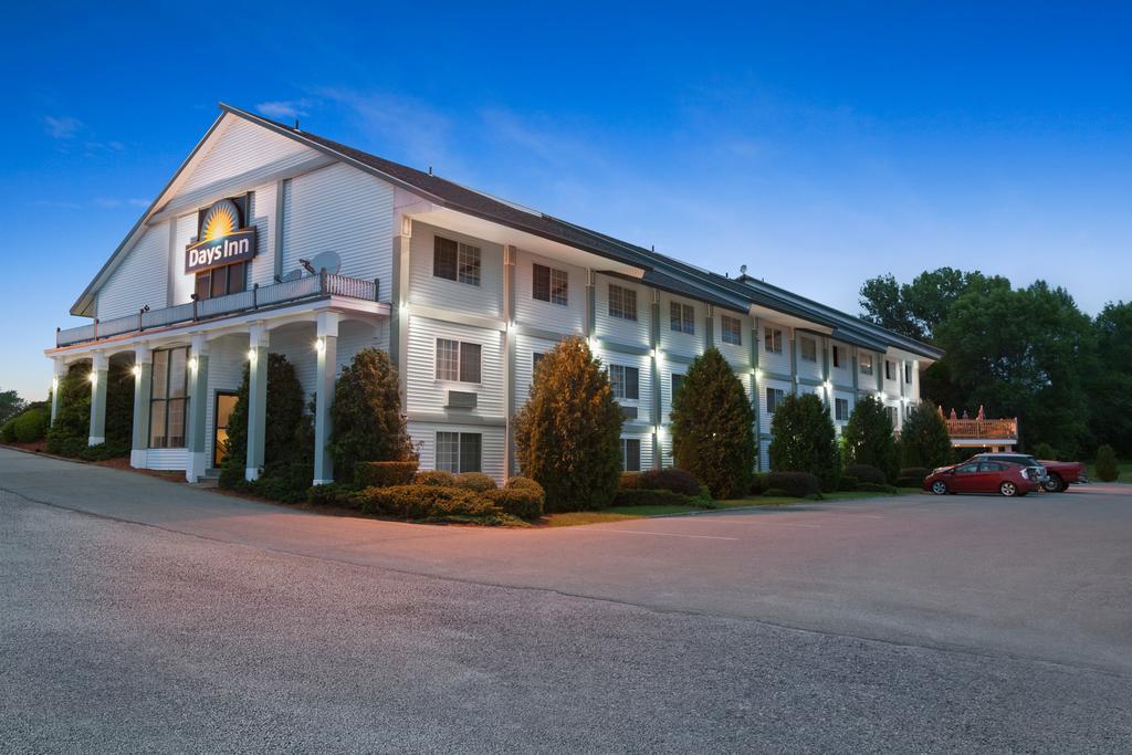 Days Inn By Wyndham Shelburne/Burlington Esterno foto