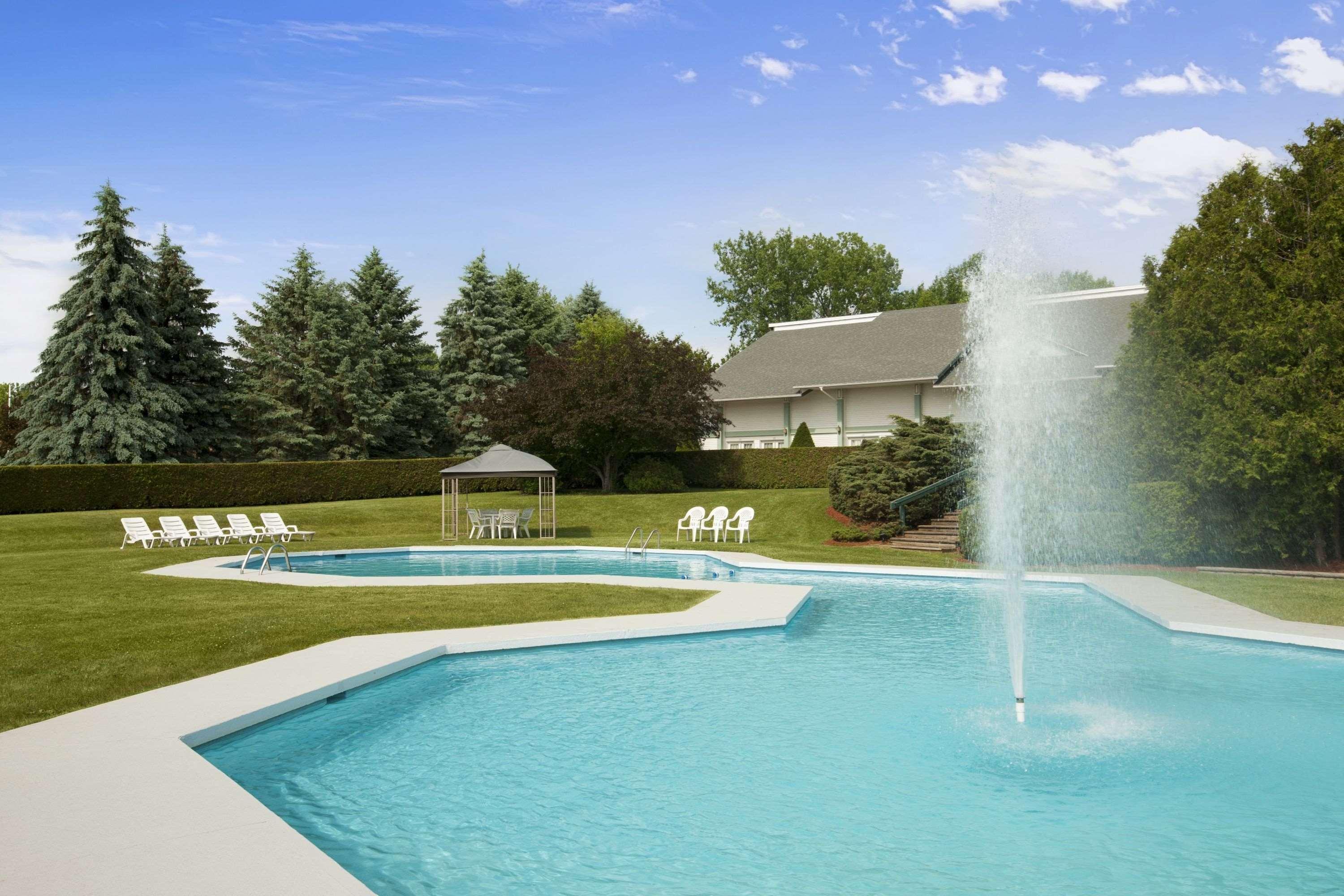 Days Inn By Wyndham Shelburne/Burlington Esterno foto