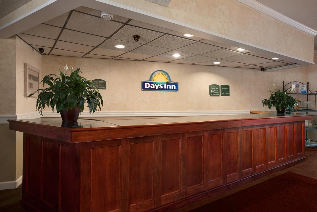 Days Inn By Wyndham Shelburne/Burlington Esterno foto