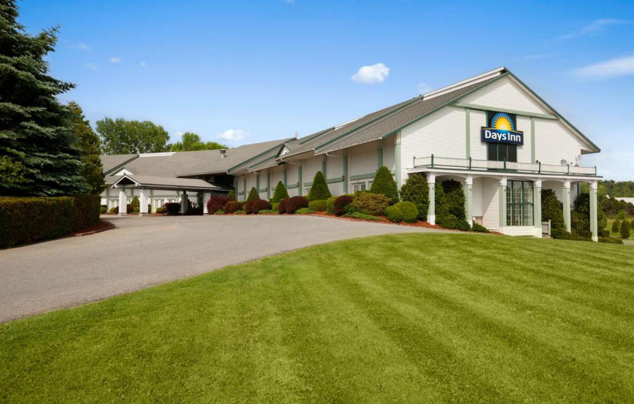 Days Inn By Wyndham Shelburne/Burlington Esterno foto