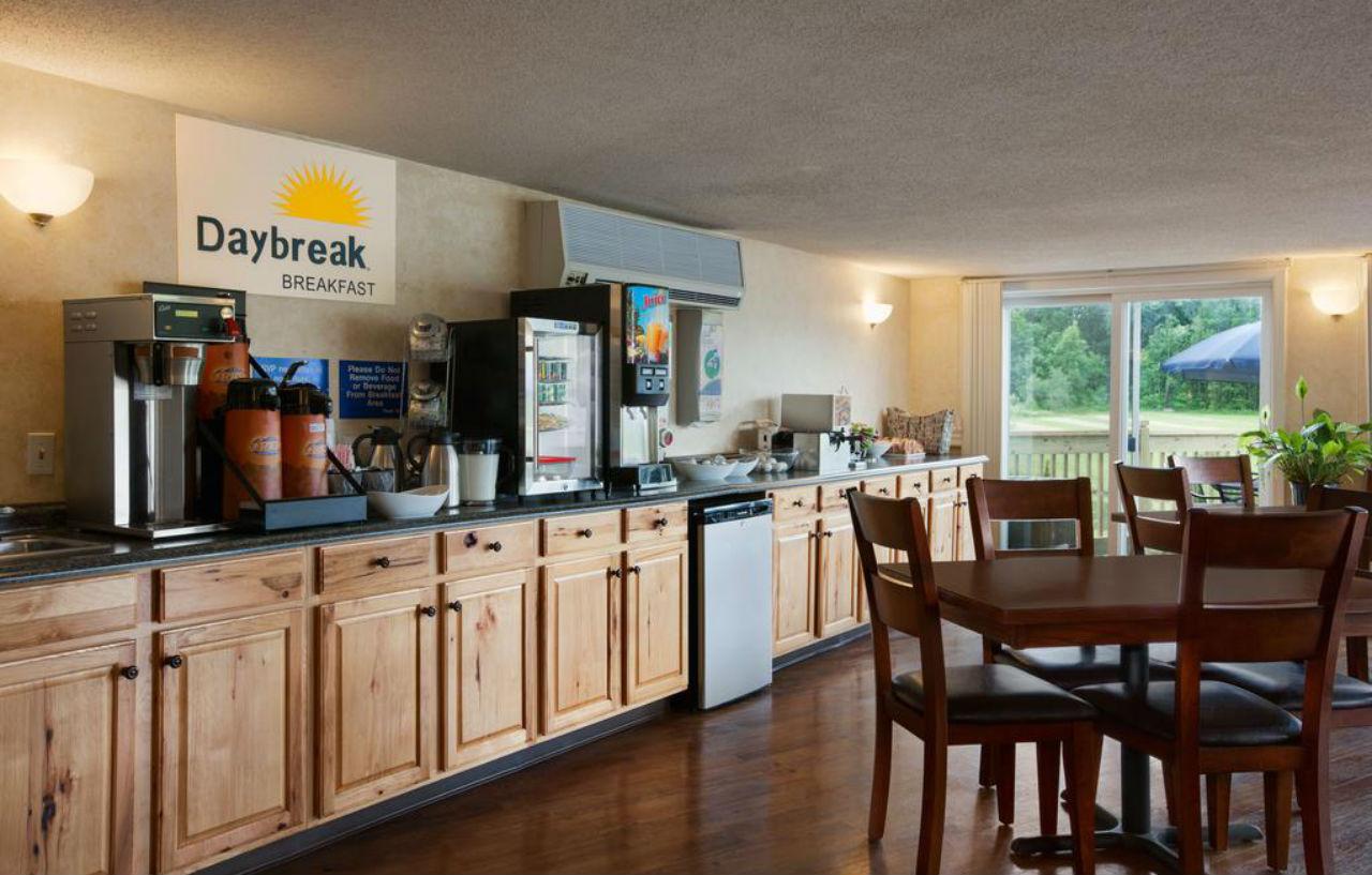 Days Inn By Wyndham Shelburne/Burlington Esterno foto